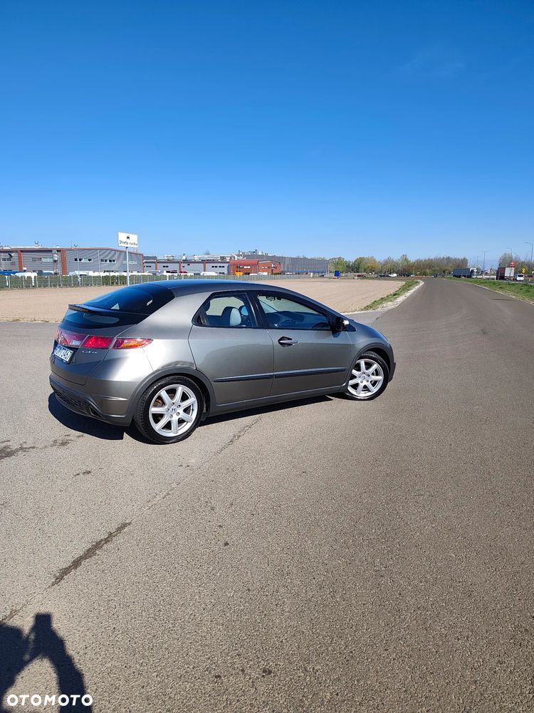 Honda Civic 1.8 Comfort - 8