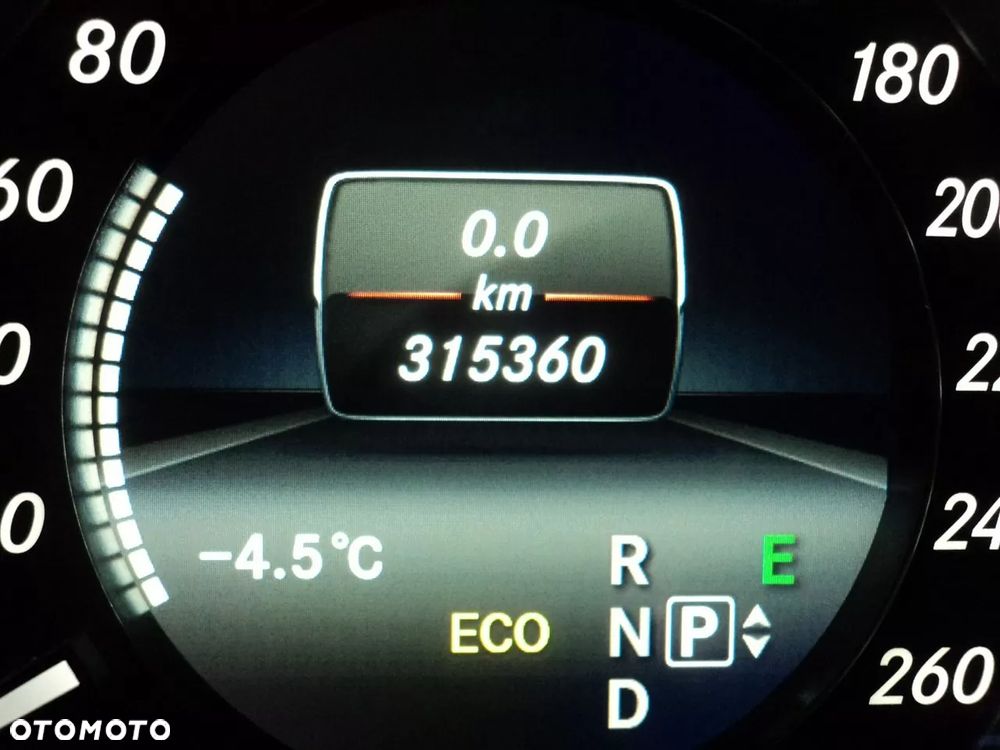 Mercedes-Benz Klasa E - 8