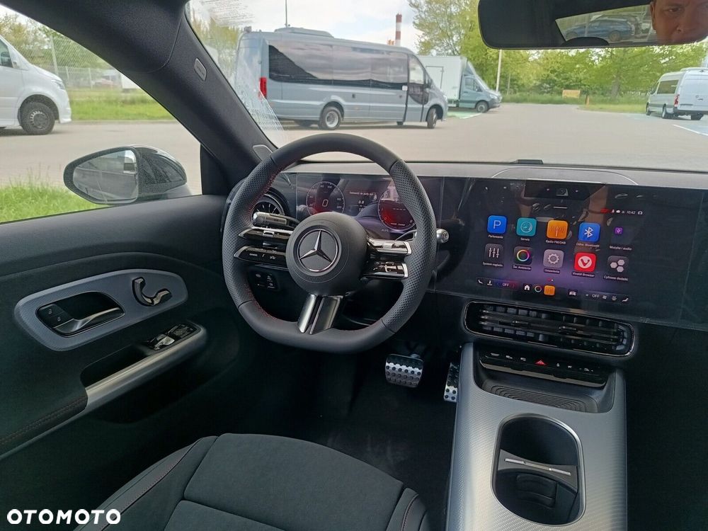 Mercedes-Benz CLA - 12