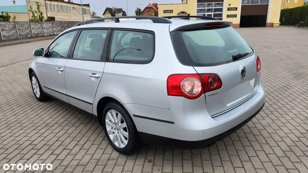 Volkswagen Passat 2.0 TDI DPF Comfortline - 22