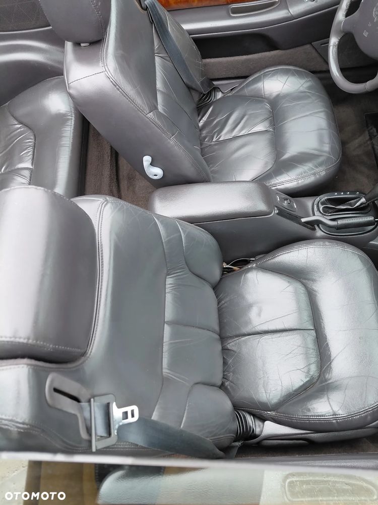 Chrysler Stratus LX 2.5 - 10