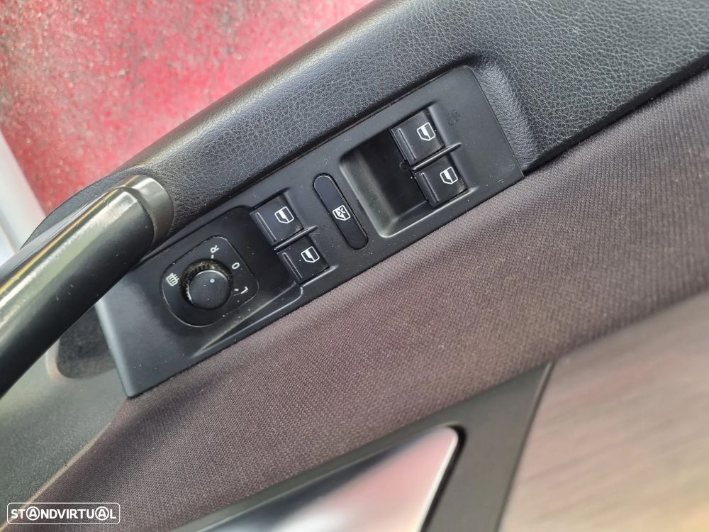 VW Passat 1.6 TDI Confortline - 21
