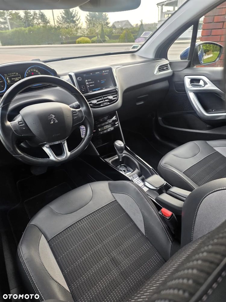 Peugeot 2008 PureTech 130 EAT8 Allure - 14