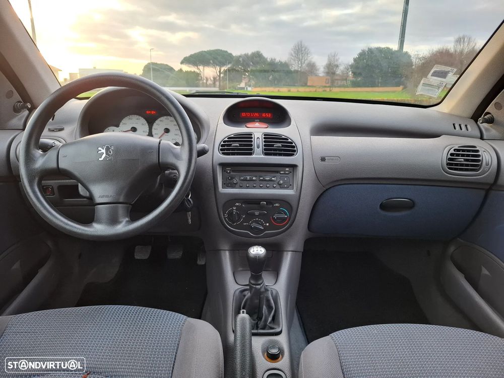 Peugeot 206 1.1 Color Line - 9