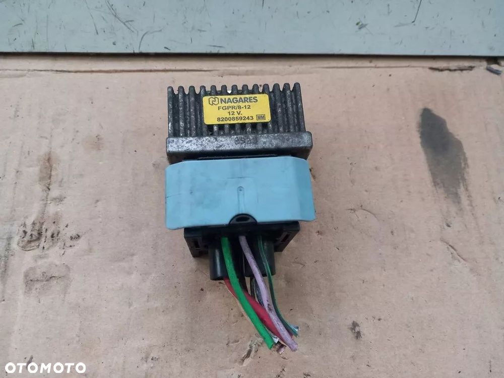 PRZEKAŹNIK ŚWIEC ŻAROWYCH RENAULT 8200859243 - 2