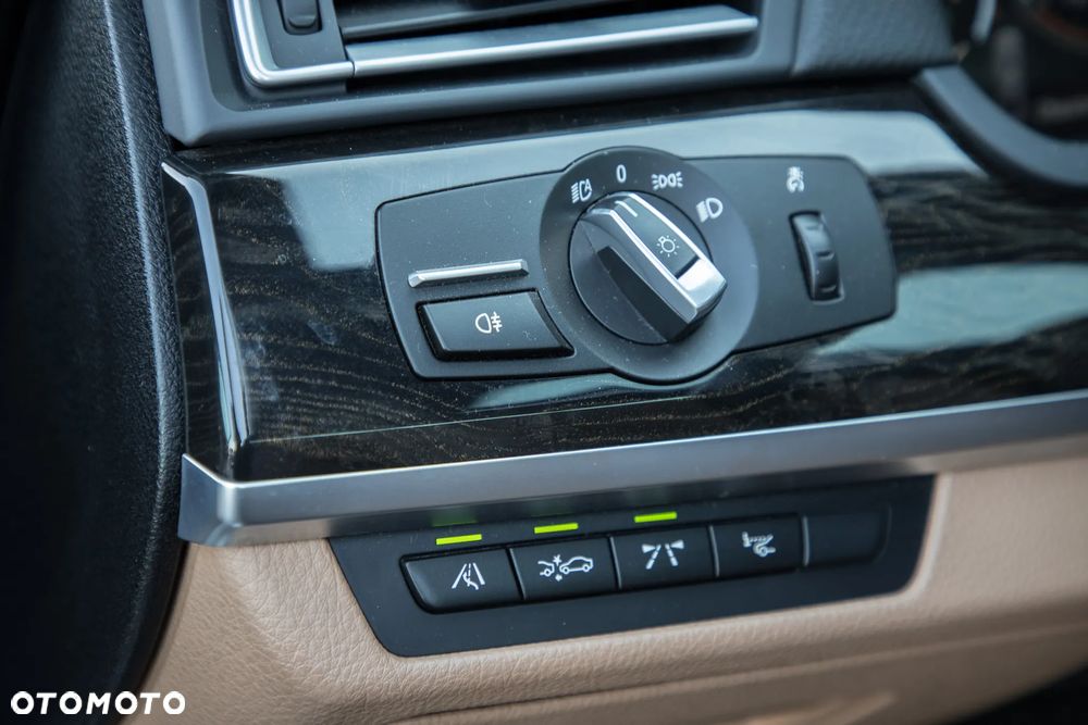 BMW Seria 7 740d xDrive - 18