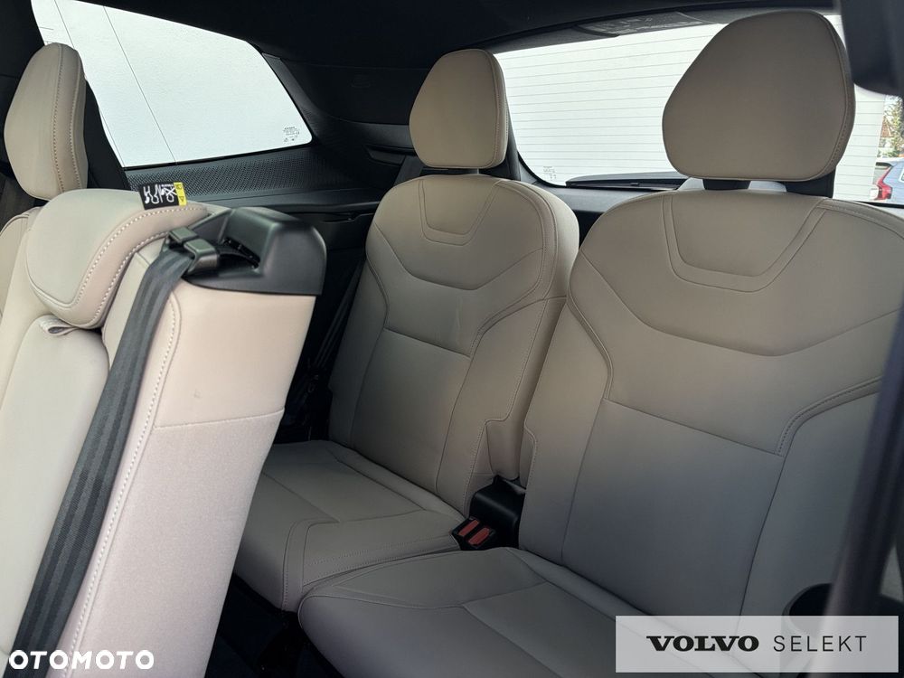 Volvo EX90 - 25