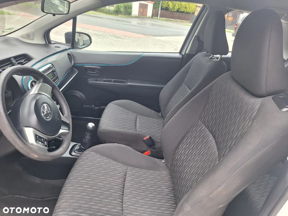 Toyota Yaris - 10