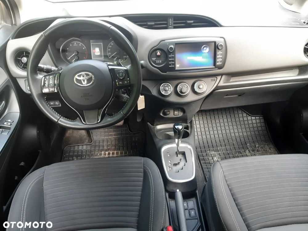 Toyota Yaris 1.5 Premium CVT - 7