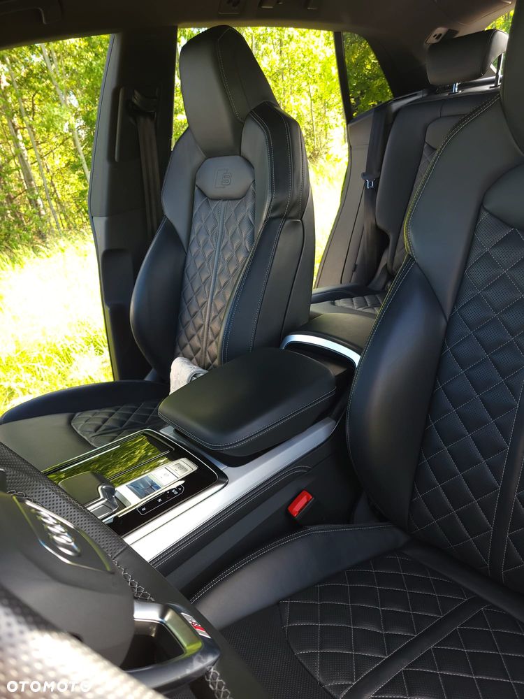 Audi Q8 - 10