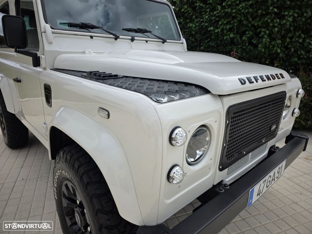 Land Rover Defender 90 2.4 CRD S - 24
