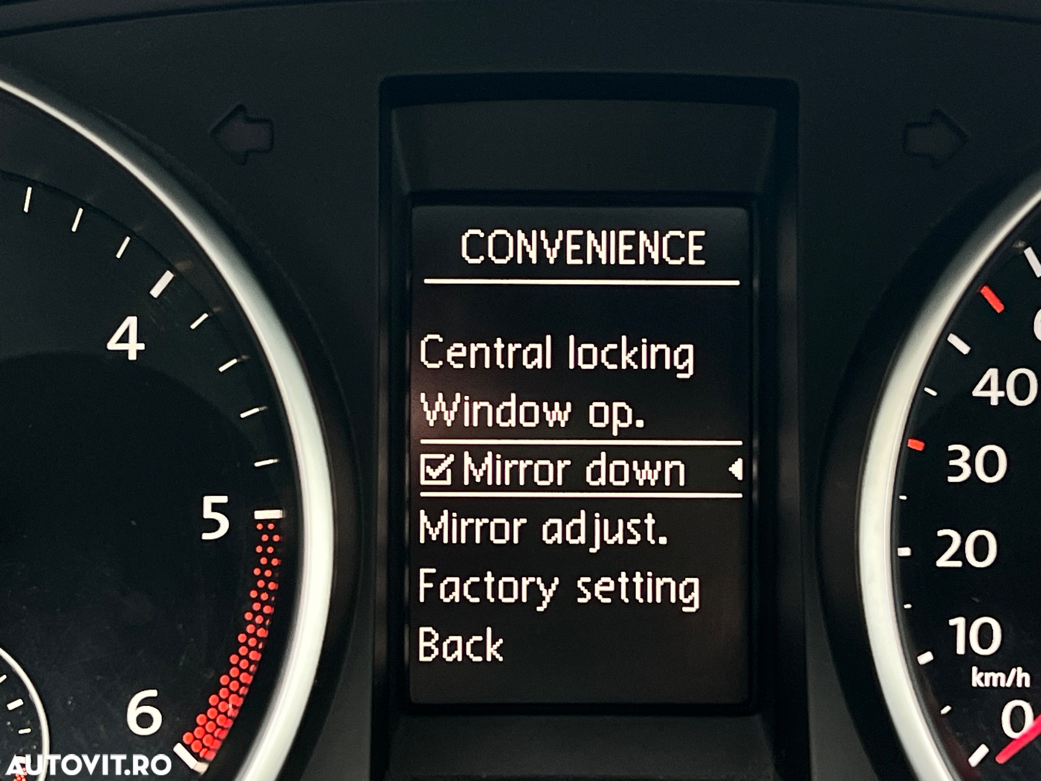 Volkswagen Golf 2.0 TDI BlueMotion Technology Highline - 37