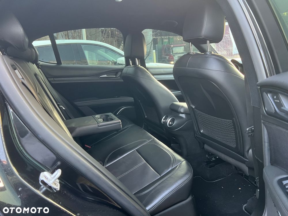 Alfa Romeo Stelvio 2.0 Turbo 16V AT8-Q4 Executive - 14