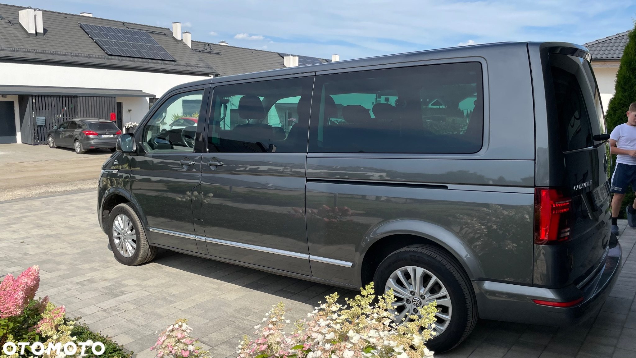 Volkswagen Caravelle - 10
