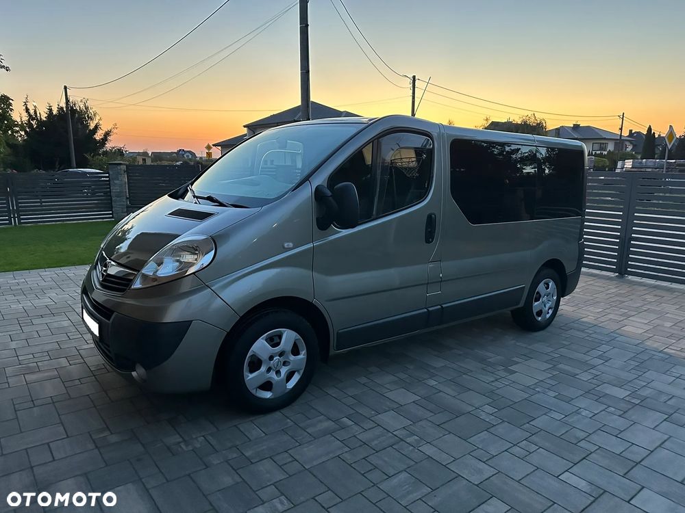 Opel Vivaro 2013 photo 3