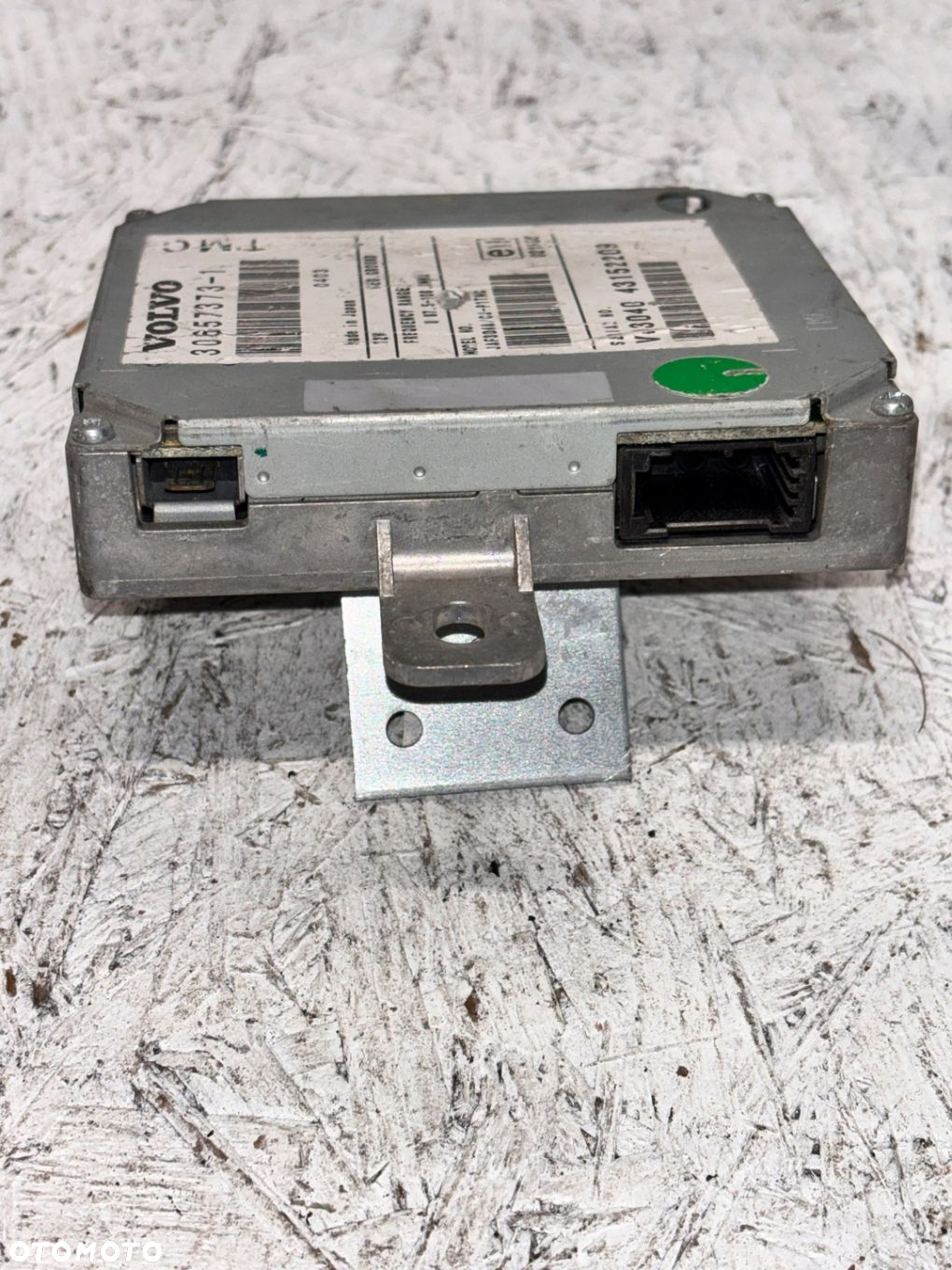 WZMACNIACZ RADIA VOLVO S40 II V50 2004-2007 30657373-1 - 2