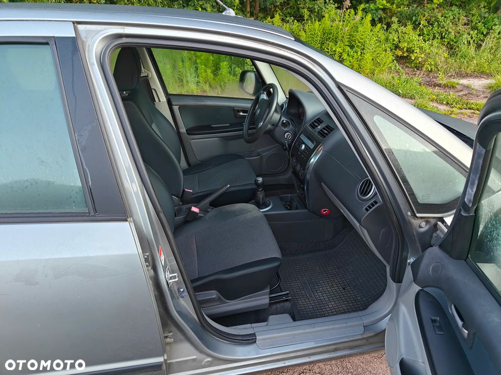 Suzuki SX4 1.6 VVT 4x2 Comfort - 4