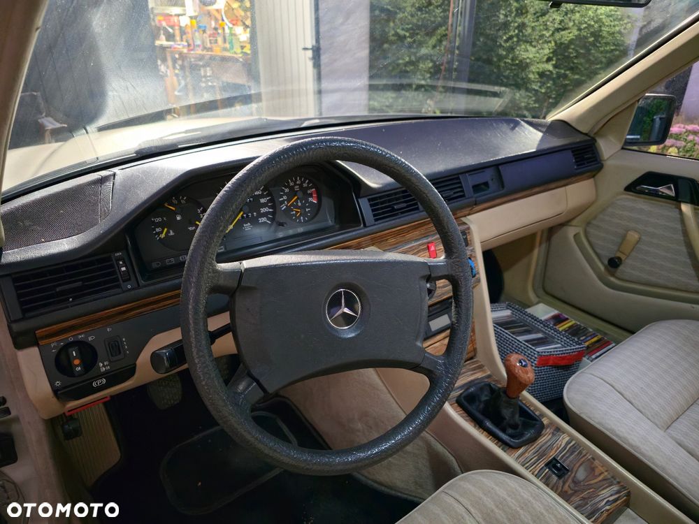 Mercedes-Benz W124 (1984-1993) - 10
