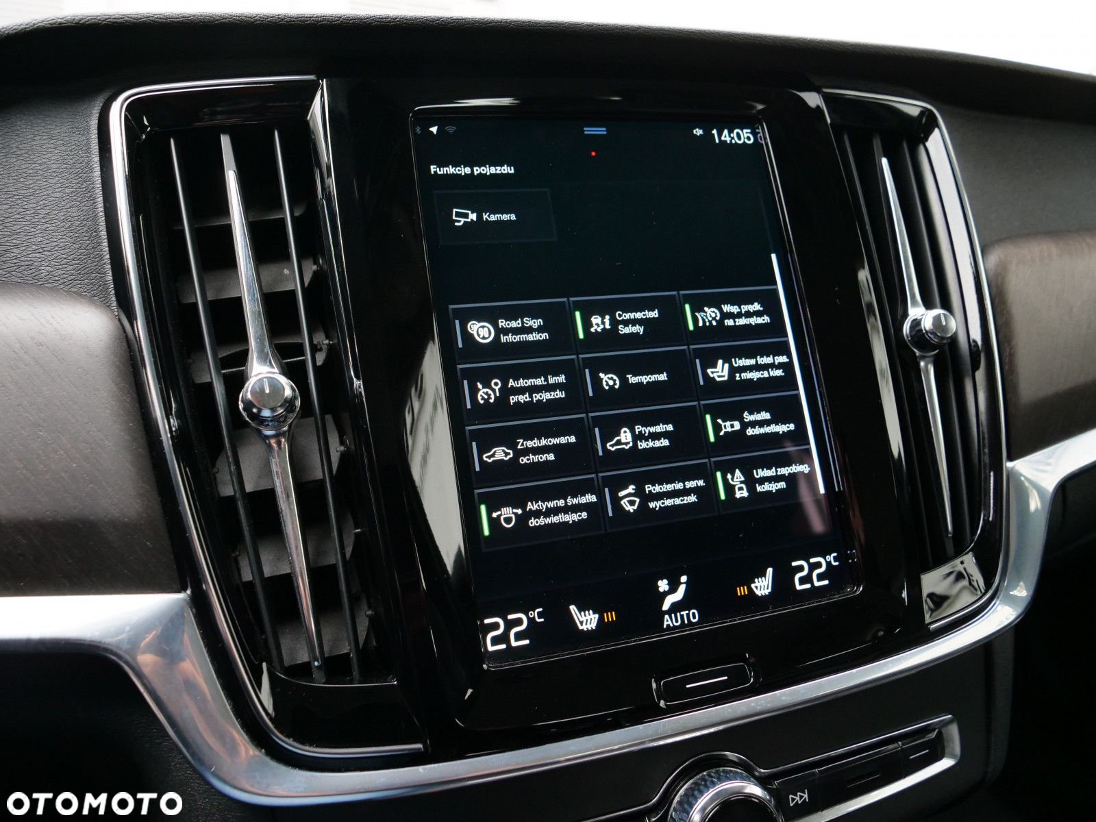 Volvo V90 Cross Country - 24