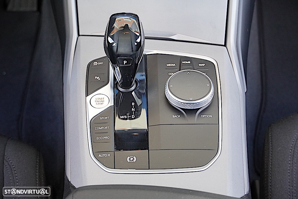 BMW 318 d Touring Auto - 31