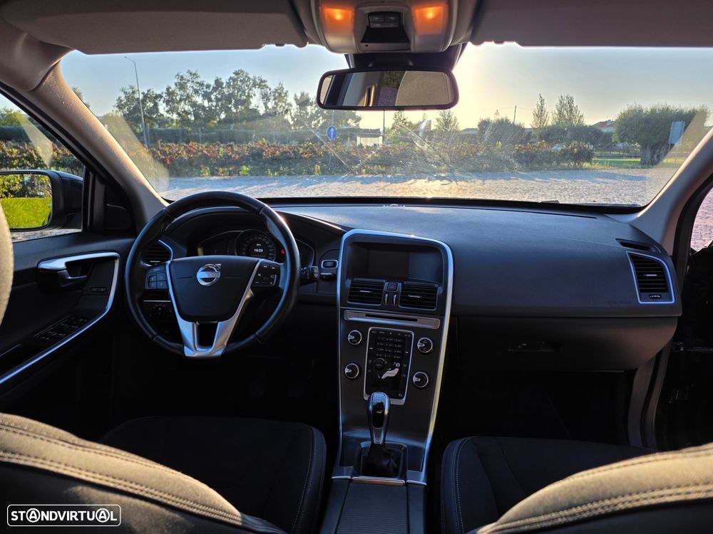 Volvo XC 60 2.0 D4 Momentum - 6