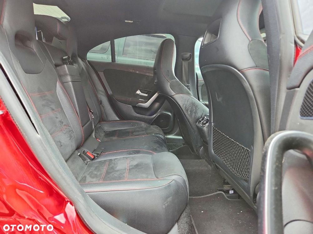 Mercedes-Benz CLA 250 4Matic 7G-DCT AMG Line - 12