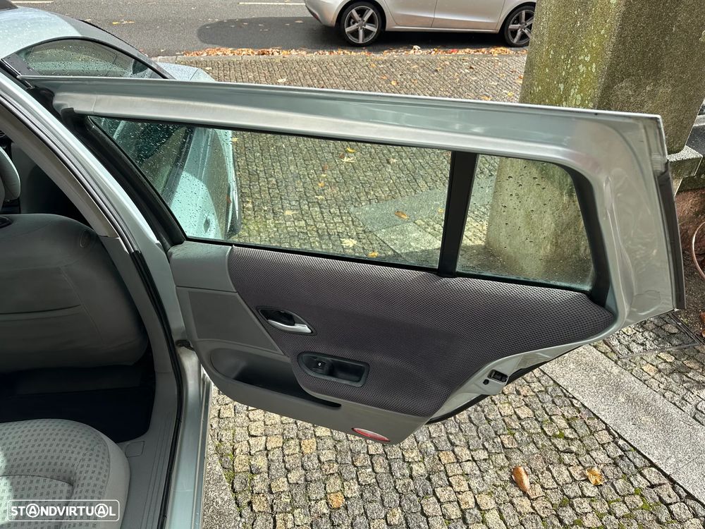 Renault Laguna Break 1.9 dCi Privilège - 19