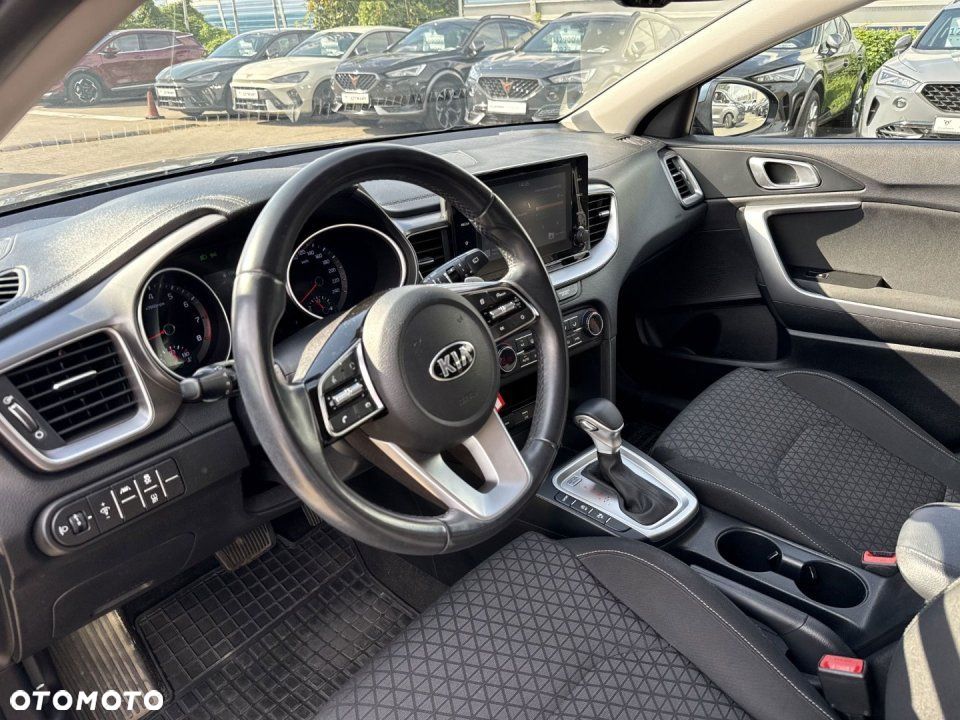 Kia XCeed - 14