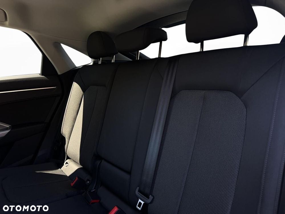 Audi Q3 Sportback - 13