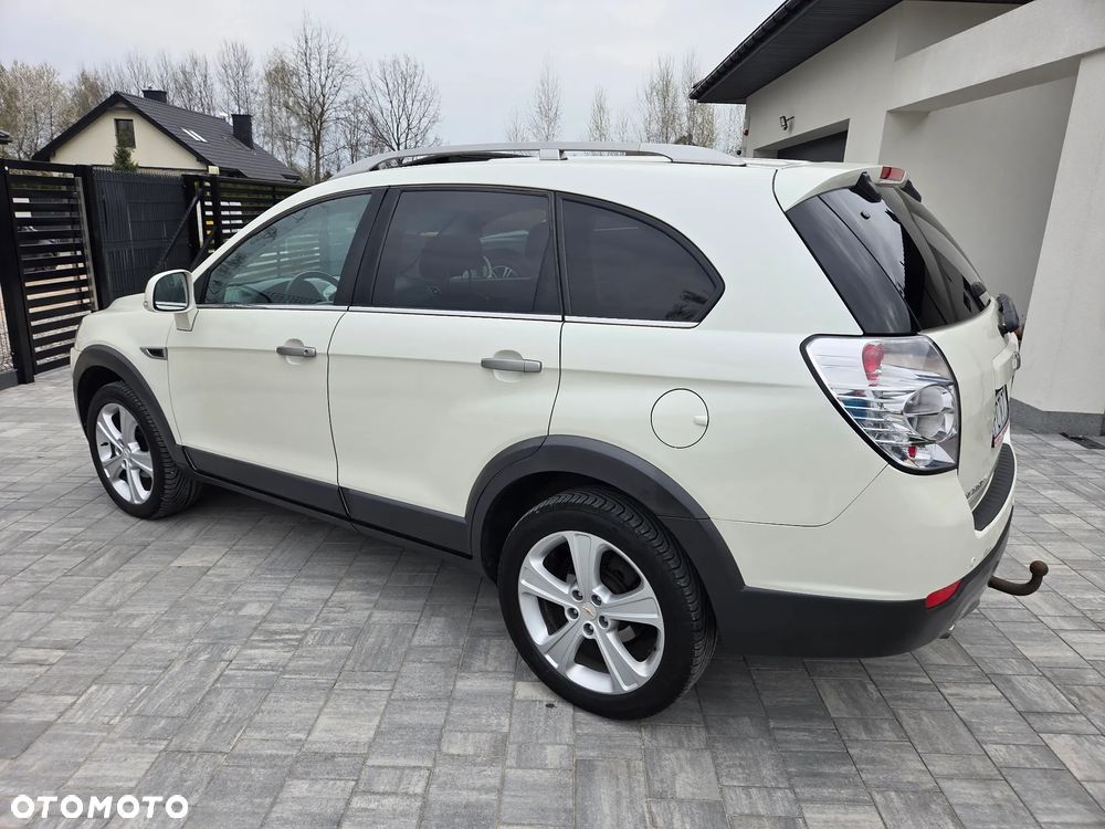 Chevrolet Captiva 2.2 D LTZ - 13