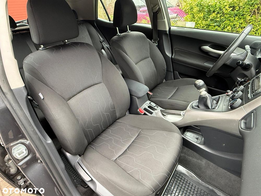 Toyota Auris 1.4 D-4D Active - 10