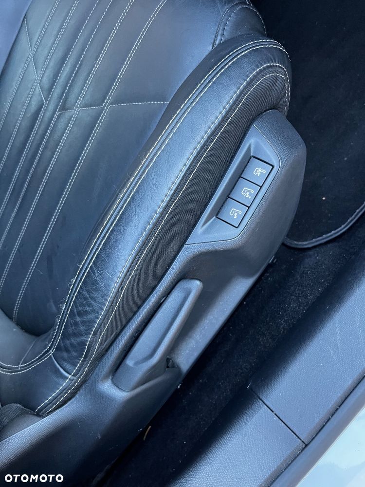 Peugeot 308 1.2 PureTech GPF Road Trip S&S EAT8 - 15