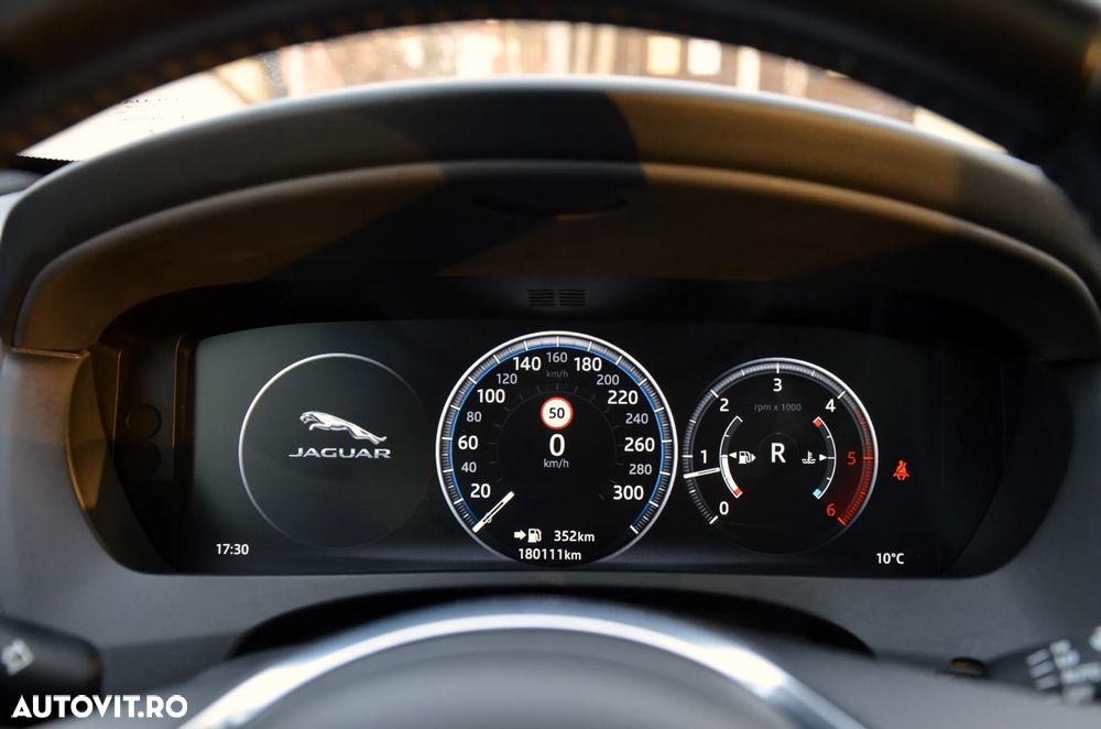 Jaguar F-Pace 20d AWD Aut. R-Sport - 24