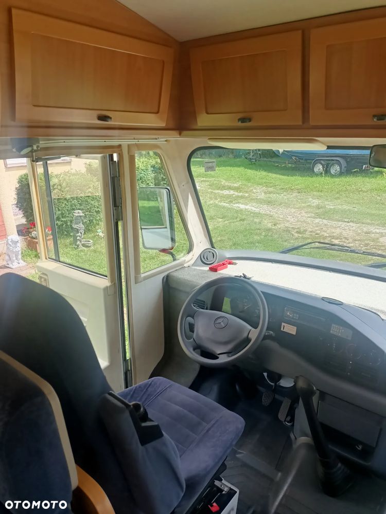 Mercedes-Benz 312D - 19