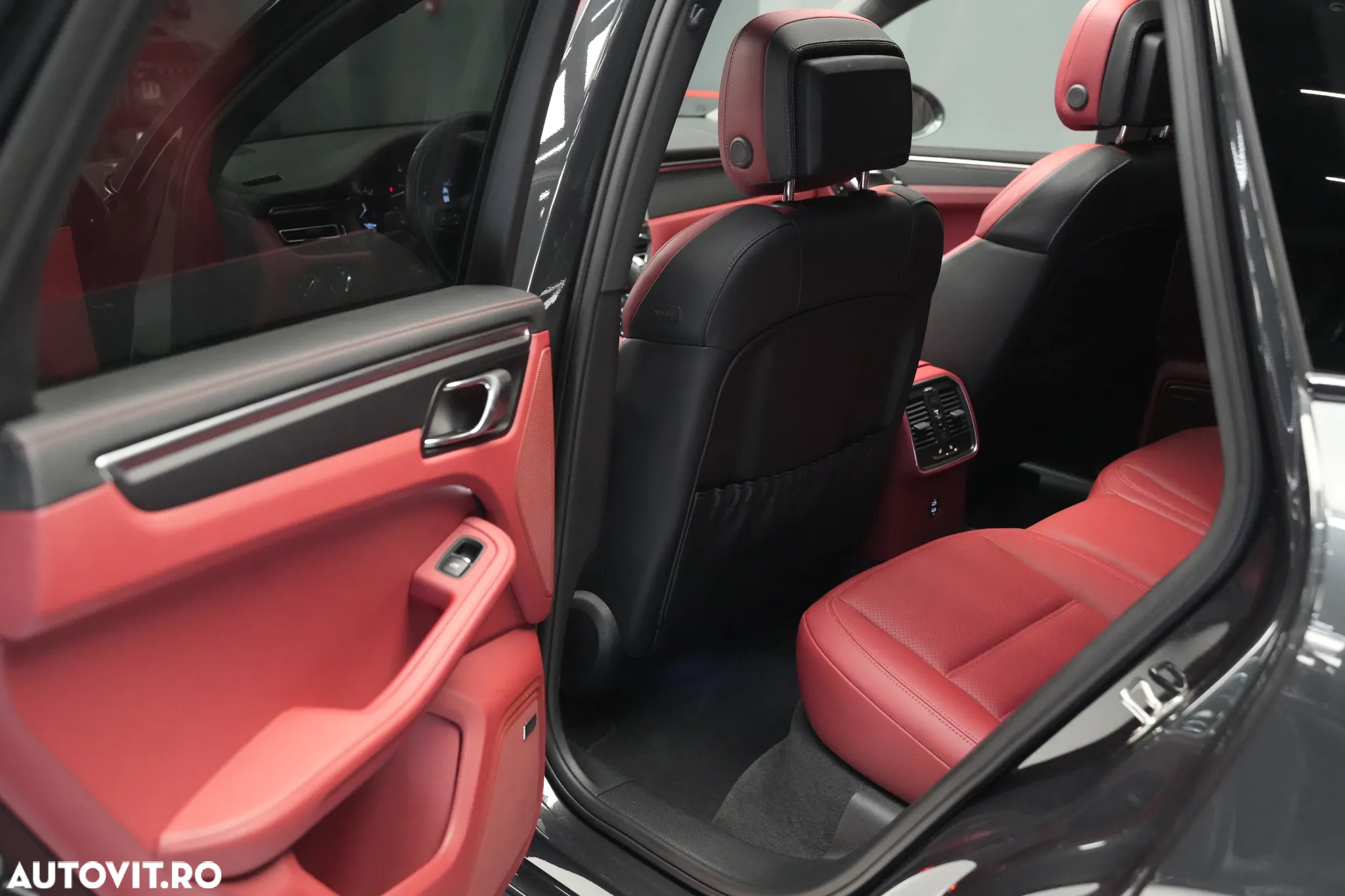 Porsche Macan T - 15