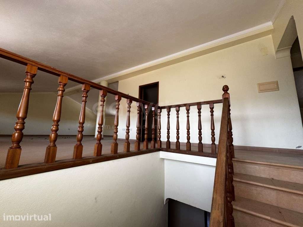 Moradia com espaço comercial em Vila Nova de Anços. - Grande imagem: 4/14