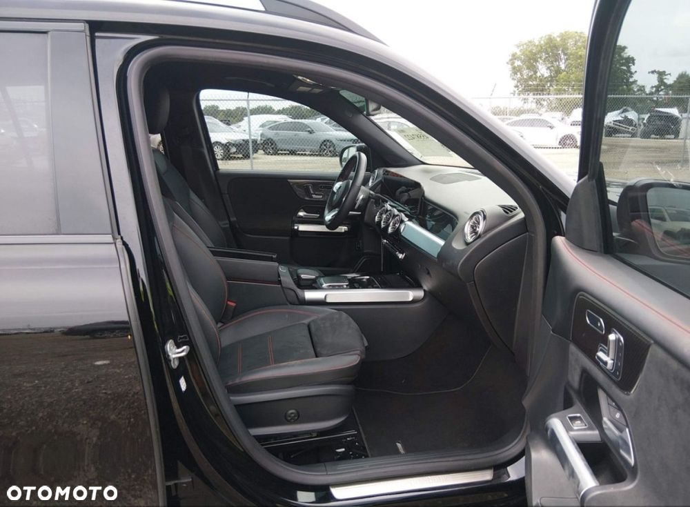Mercedes-Benz GLB - 9