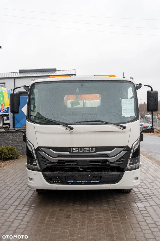 Isuzu M30 - 8