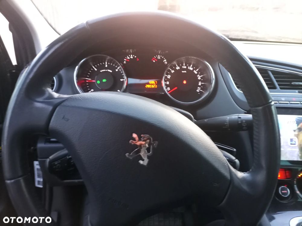 Peugeot 5008 - 9