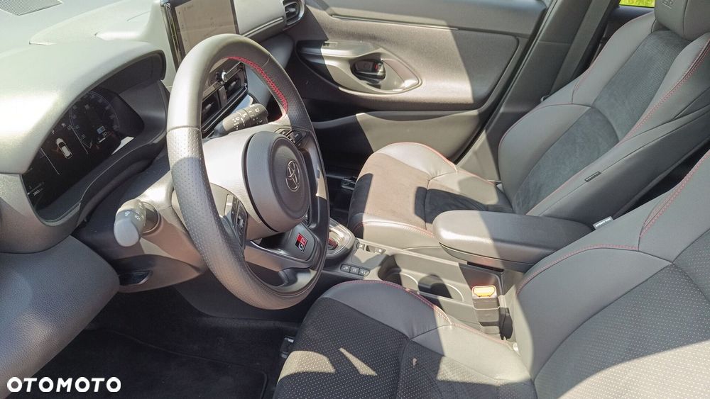 Toyota Yaris Cross Hybrid 1.5 GR Sport - 14