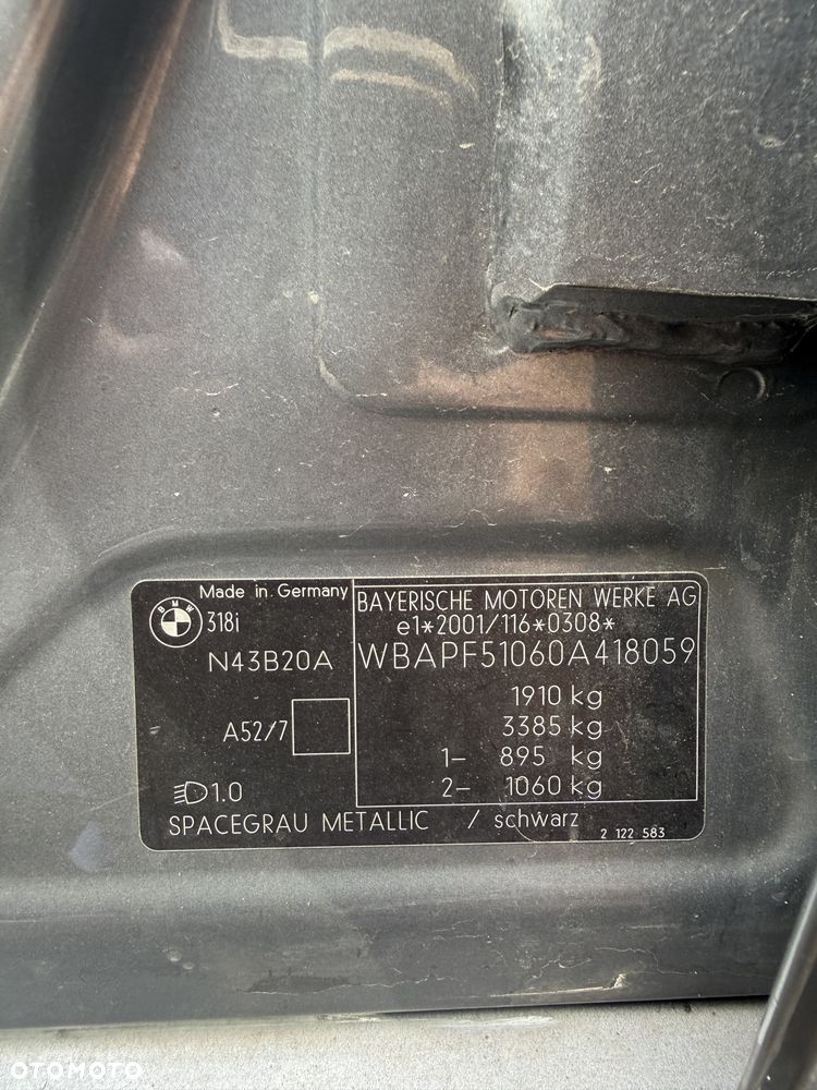 BMW Seria 3 318i - 5
