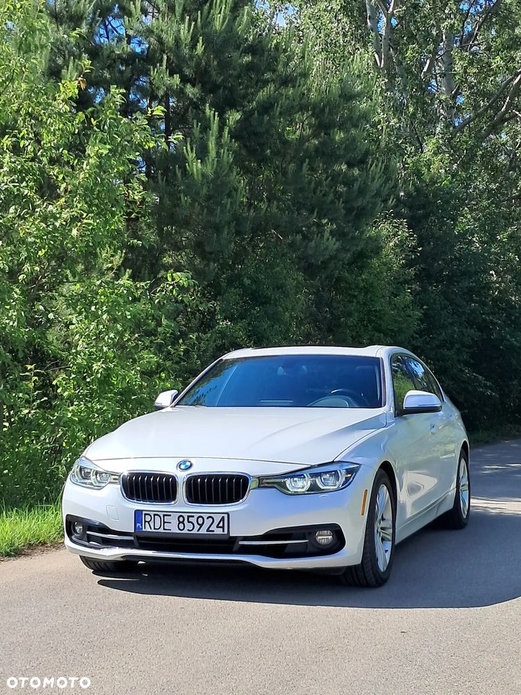 BMW Seria 3 330i - 8