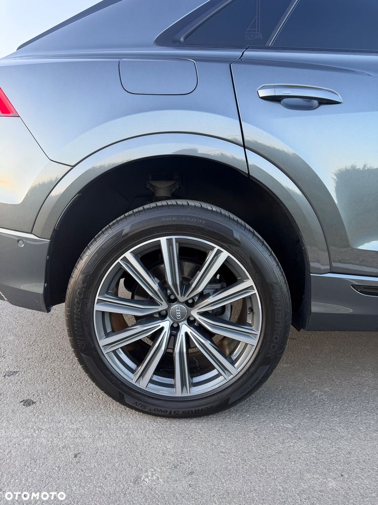 Audi Q8 - 10