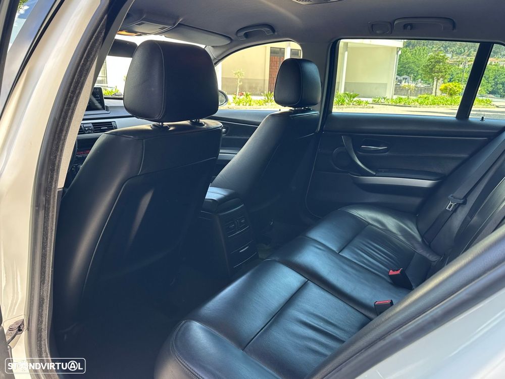 BMW 320 d Sport - 17