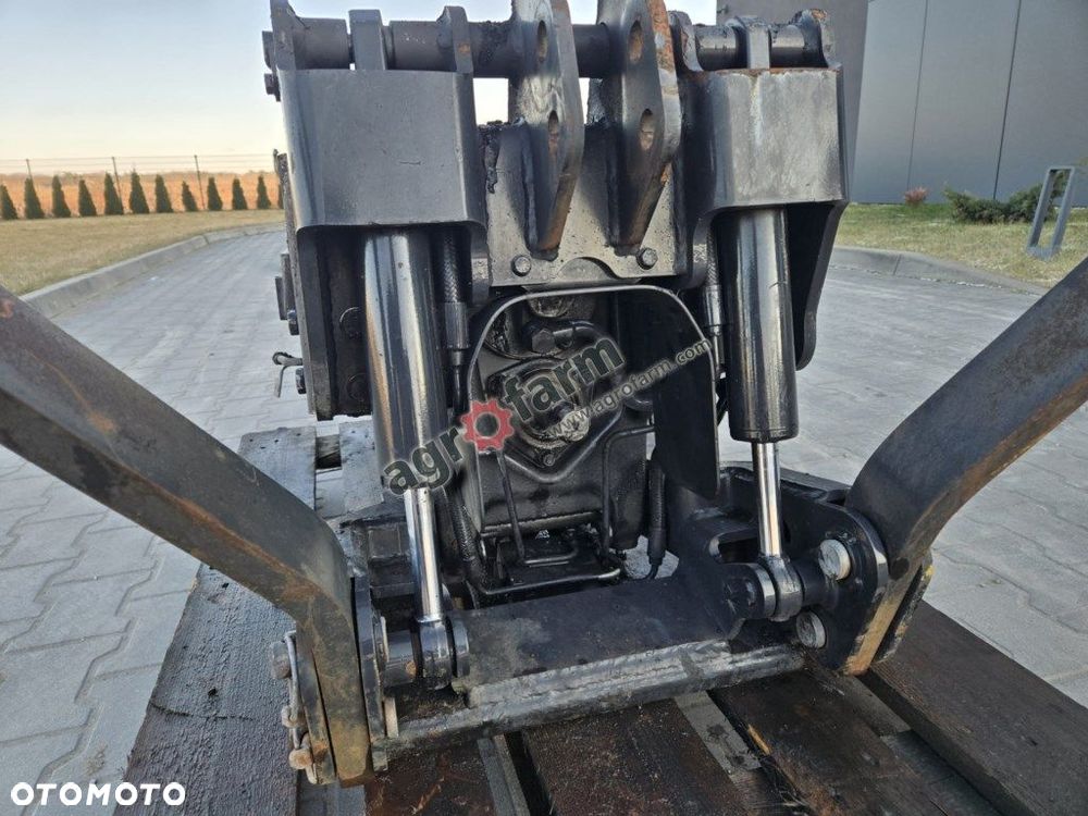 TUZ, przedni podnośnik, Deutz Agroplus 410 - 3