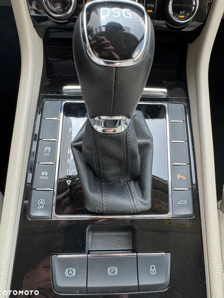 Skoda Superb 2.0 TDI SCR L&K DSG - 36