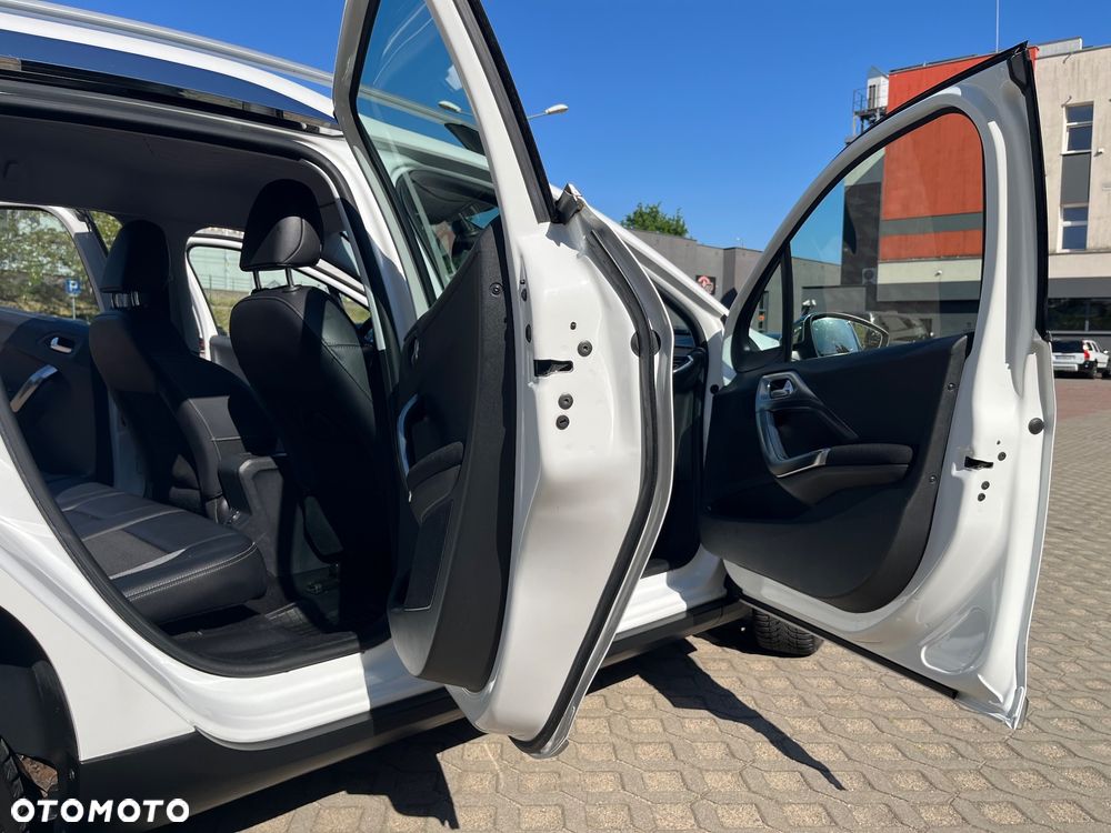Peugeot 2008 1.6 e-HDi Allure S&S - 13