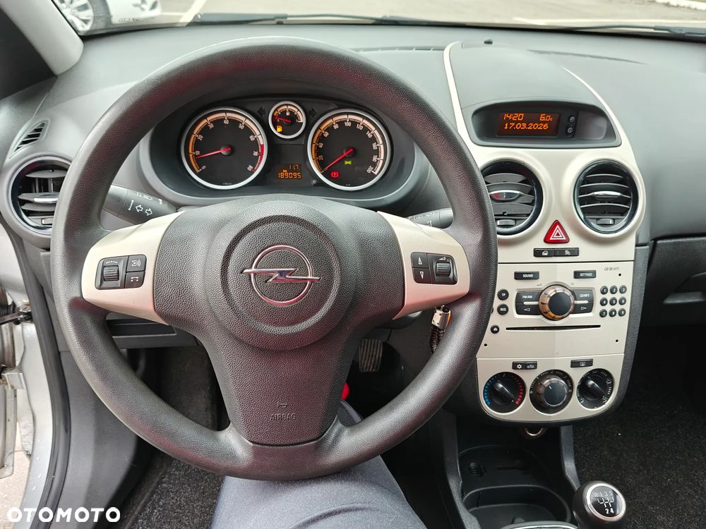 Opel Corsa 1.2 16V Cosmo - 21