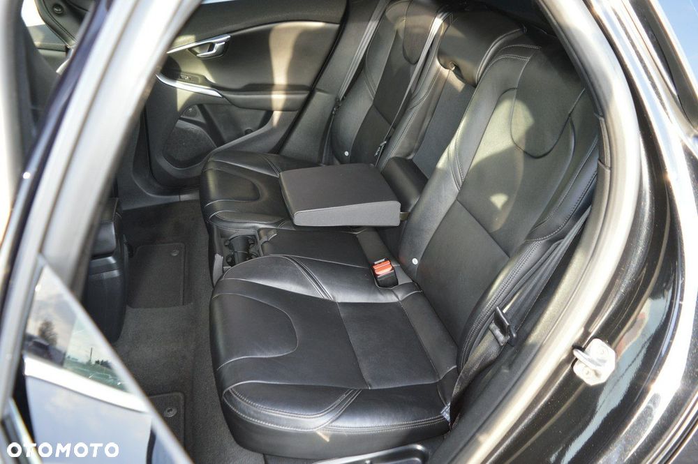 Volvo V40 D2 Summum - 33