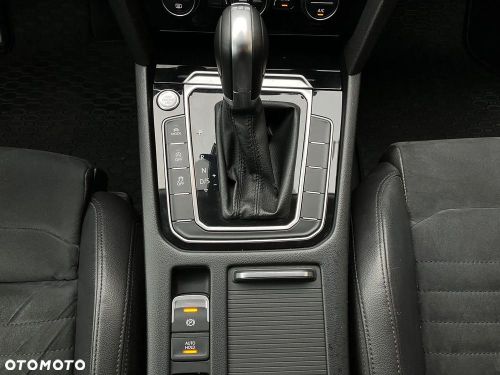 Volkswagen Passat 1.8 TSI BMT Highline DSG - 29